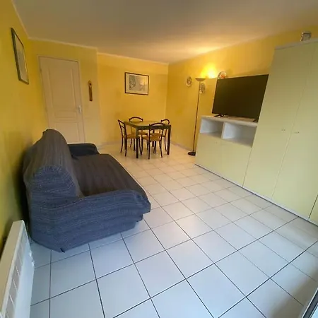 App 4 Pers, Piscine,plage 3 Min, Parking Priv,wifi Apartment Saint-Raphael (Var)